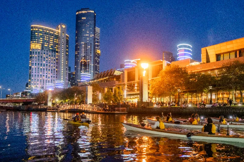 Twilight kayak on the Yarra